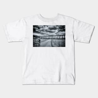 Digswell Viaduct Cyclist Kids T-Shirt